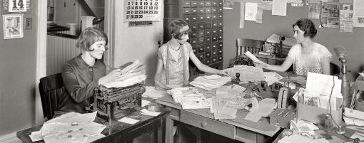 feature office girls 1920